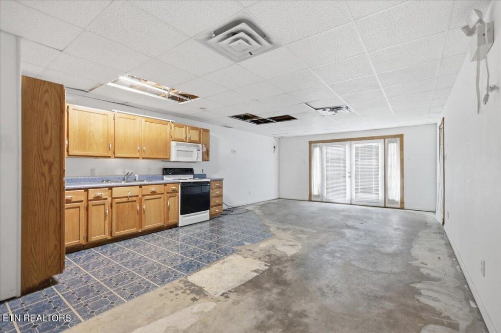 3106 mint road 17