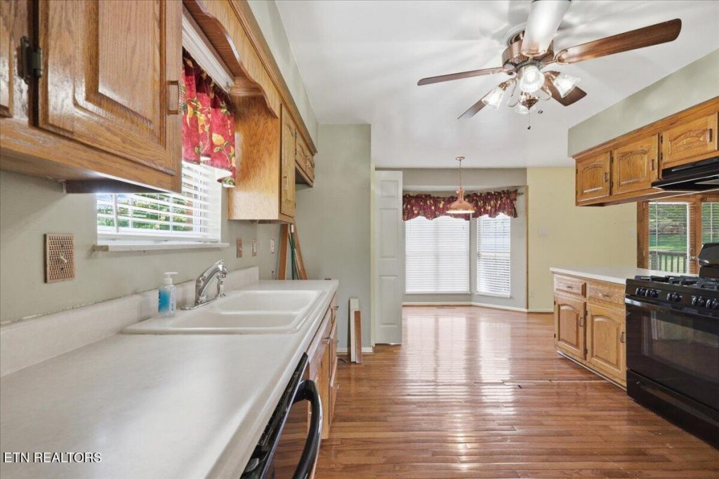 3106 mint road seven