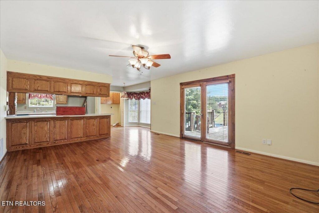 3106 mint road six