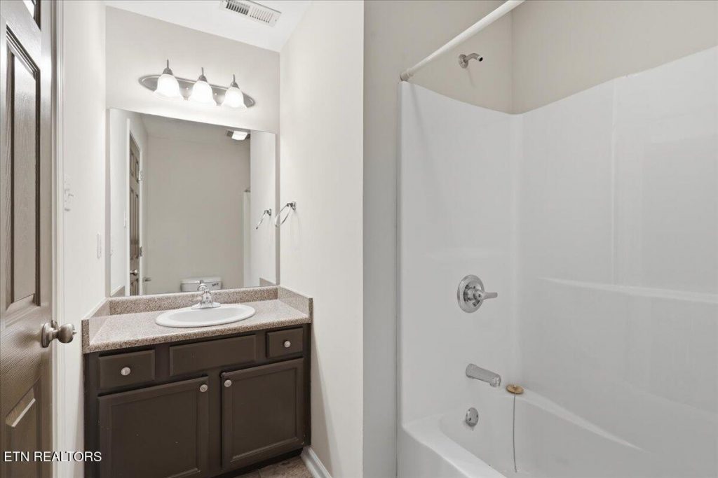 771 casey bedroom bathroom