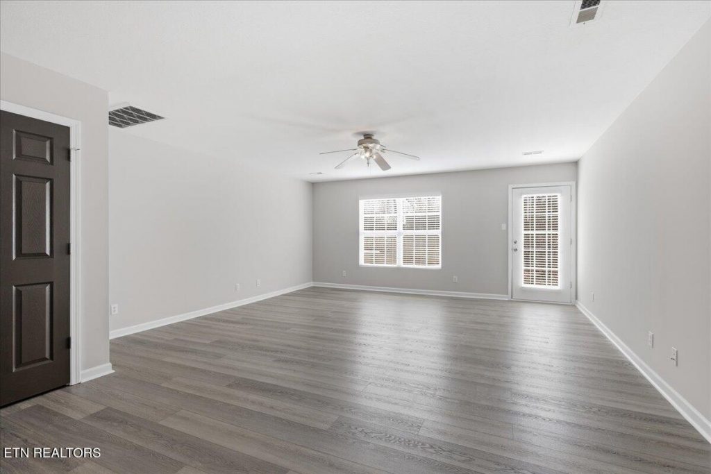 771 casey lane actual living room