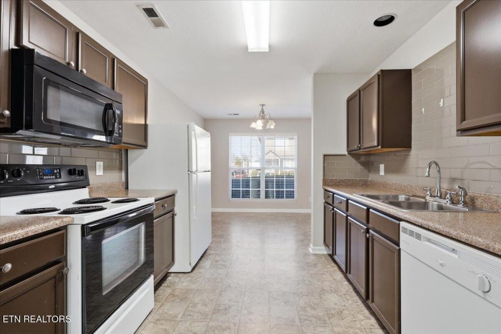 771 casey lane full kitchen