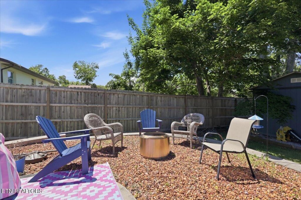 8705 cranwood drive 20