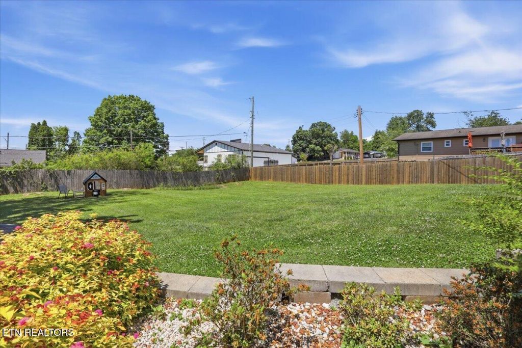 8705 cranwood drive 21