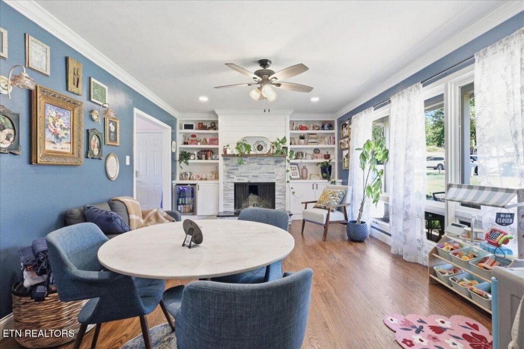 8705 cranwood drive 3