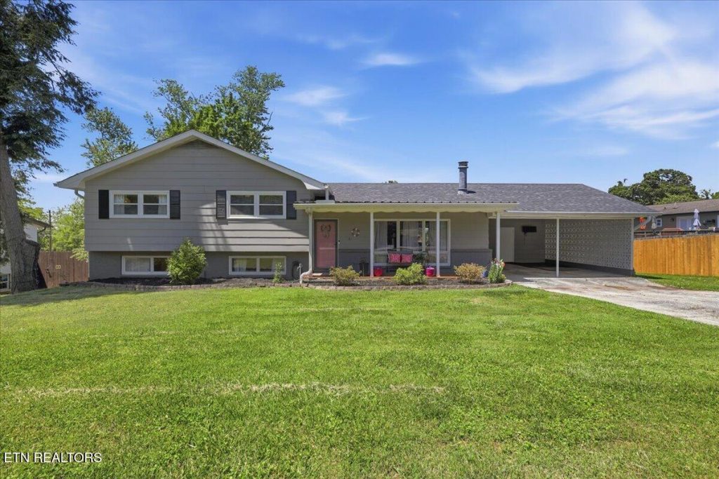 8705 cranwood drive feature